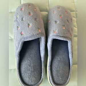 Size 8.5 bslippers